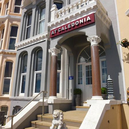 At Caledonia Hotel Дъглас Екстериор снимка